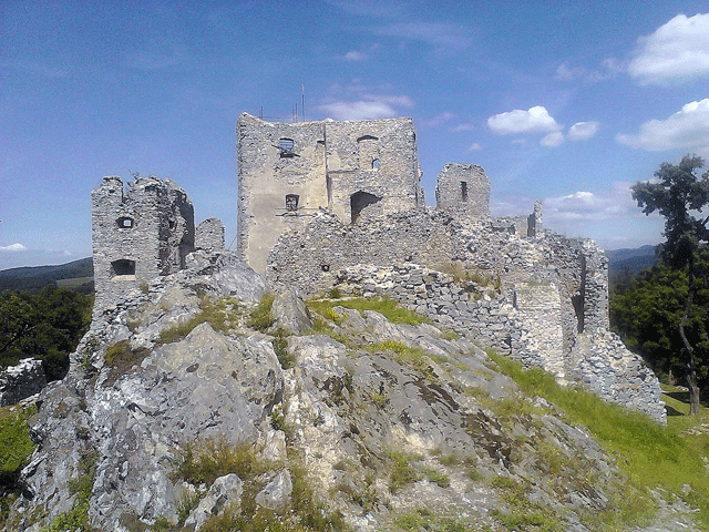 Hrusovsky Burg Ruine
